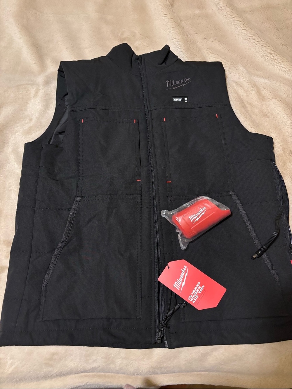 NWT Milwaukee Tools Axis women’s heated vest size small